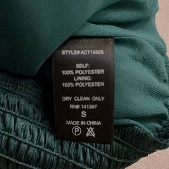 ASTR Emerald green the Astrid Top NWOT - S - Picture 13 of 13